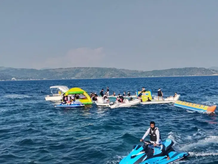 Pool floating activity